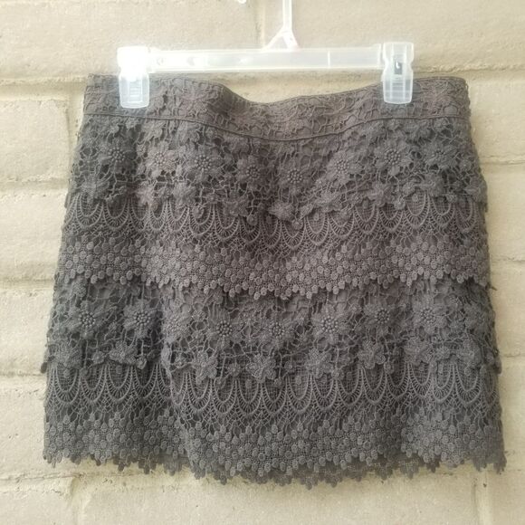 American Eagle Outfitter crochet lace skirt. Sz 8 - Picture 1 of 7